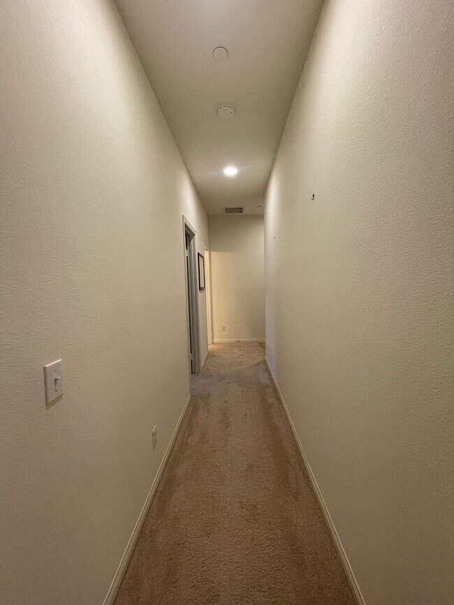 Building Photo - Astrid Way