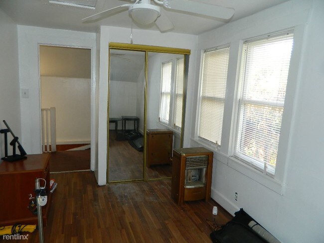Building Photo - 2521 Riverside Dr