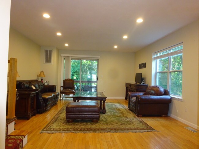 Sala de estar - 20 Leeward Ln