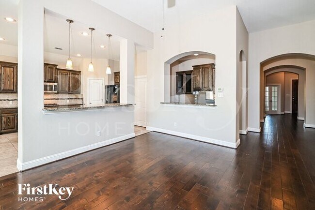 Foto del edificio - 2921 Regents Park Ln