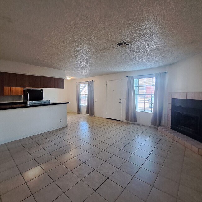 Building Photo - 6975 Dunsbach Way