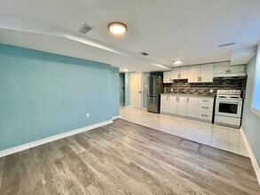 Building Photo - 593 Ridgeway Ave