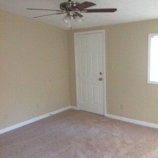 Building Photo - 2135 Flat Rock Rd