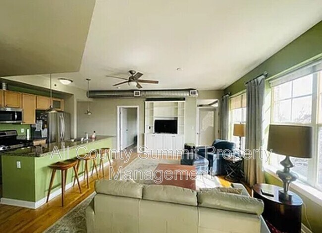 Foto del edificio - 1441 Central St
