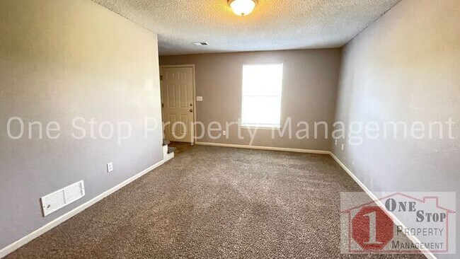 Foto del edificio - Charming 2 Bedroom TownHouse in Independen...