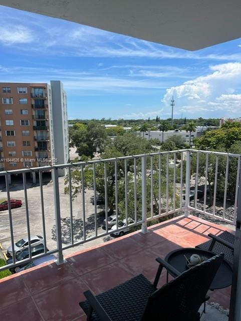 Foto del edificio - 1470 NE 125th Terrace