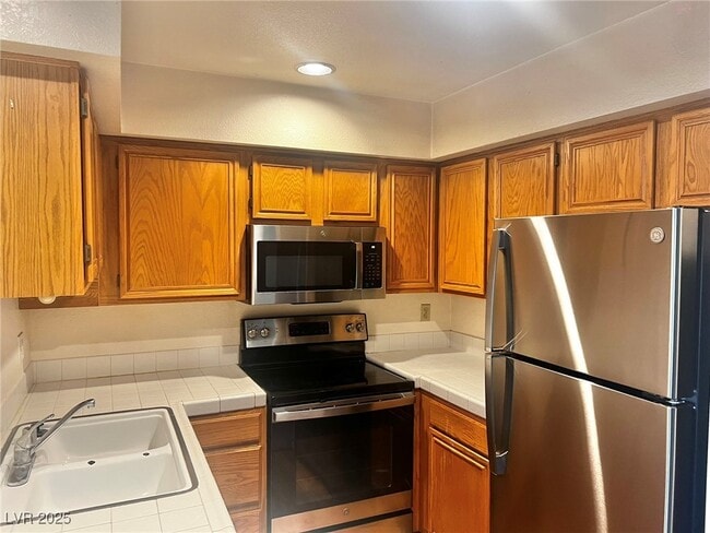 Foto del edificio - 2140 Pinetop Ln