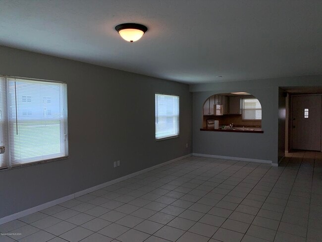 Building Photo - 7301 Ridgewood Ave