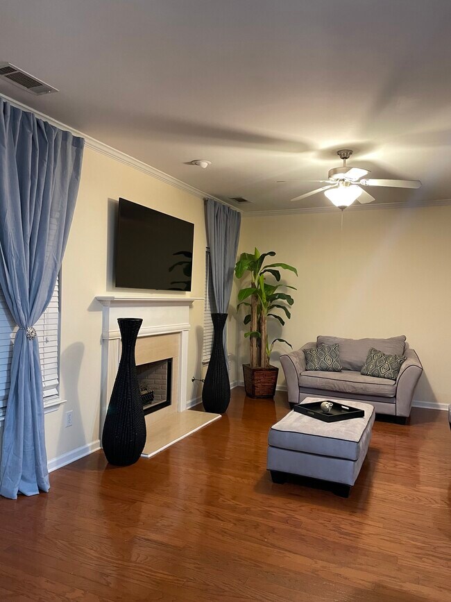 Foto del edificio - 1850 Lakewood Terrace SE