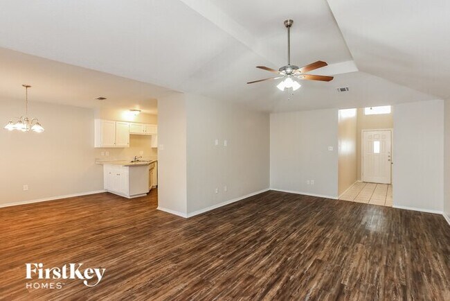 Building Photo - 6000 Lavaca Dr
