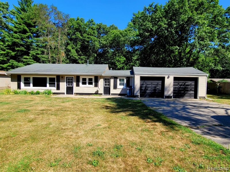 5330 Hillcrest Rd, Clarkston, MI 48346 House Rental in Clarkston, MI