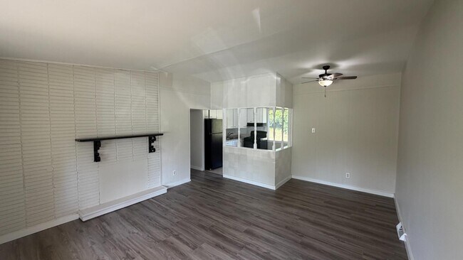 Building Photo - 9828 Omega Dr