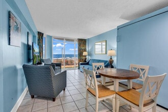 Building Photo - 647 N Creekside Dr