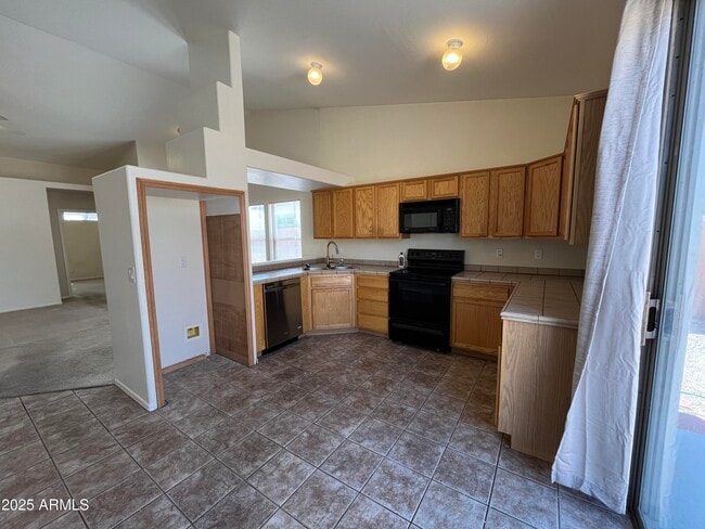 Building Photo - 8900 E Rainier Dr