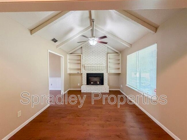 Building Photo - 703 Apache Dr