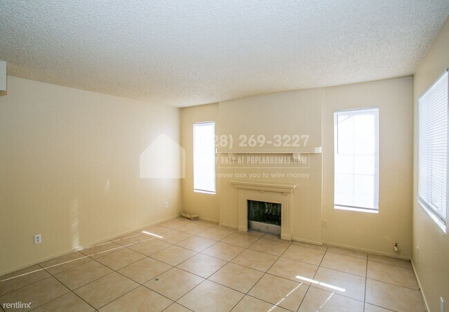Building Photo - 2 br, 1 bath 4plex - 916 Bridgewater St. U...
