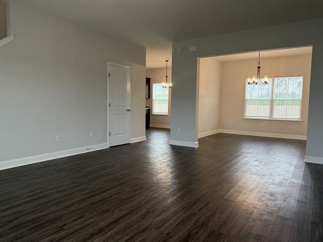 Building Photo - 345 Mcclelland Lp NE