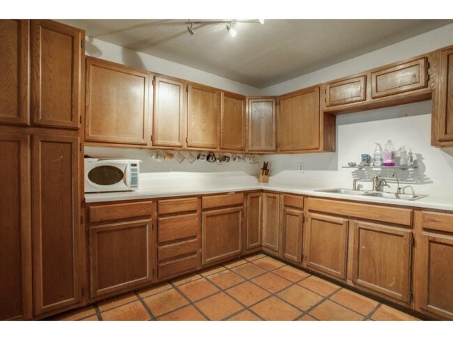 Building Photo - Multifamily