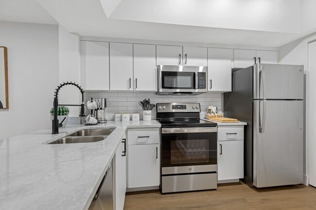 Interior Photo - Circle Sunrise