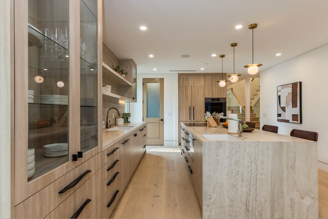 Foto del edificio - 1161 Stearns Dr