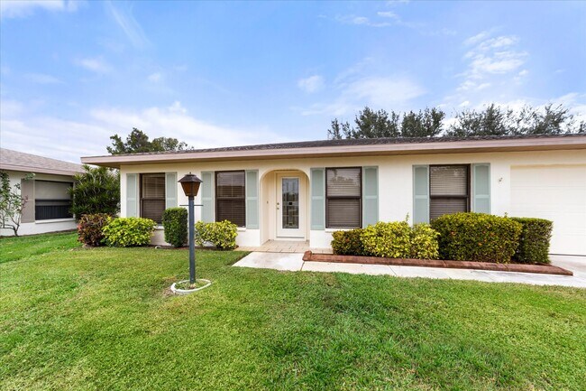 Building Photo - 725 Vivienda W Blvd
