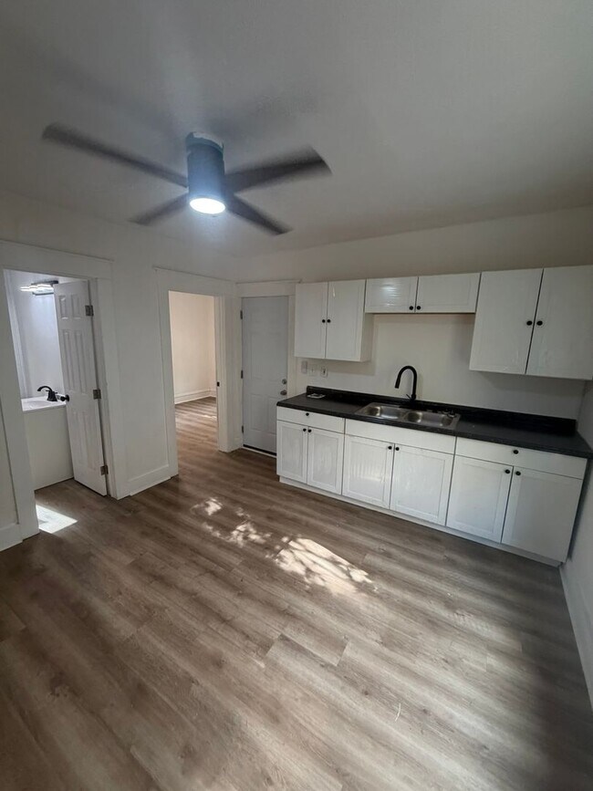 Foto del edificio - 2791 E 127th St