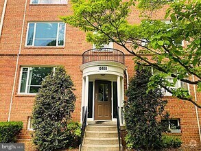 Building Photo - 10408 Montrose Ave