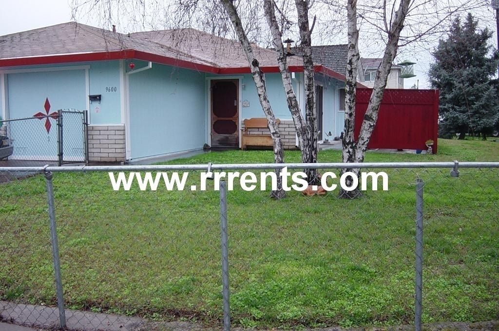 Primary Photo - Cute duplex