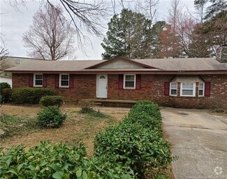 Building Photo - 7019 Media Dr