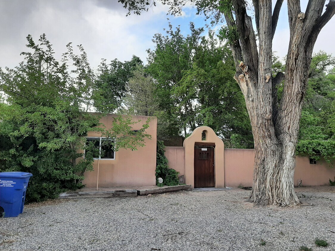 Outside yard - 833 E Fairview Ln