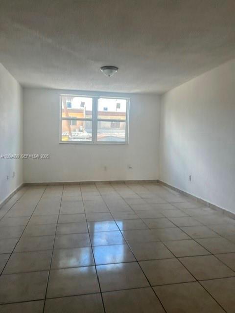 Building Photo - 666 W 81st St