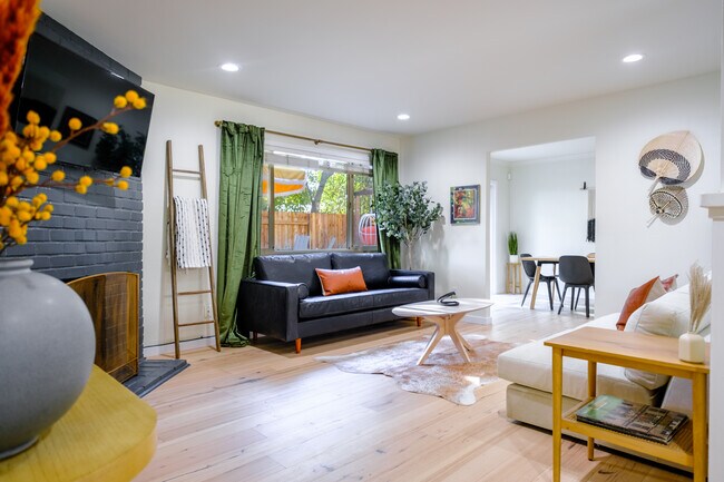 Foto del edificio - 9132 Feather River Way