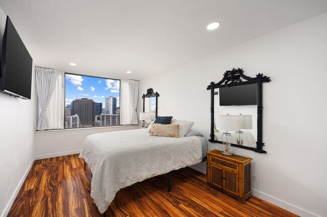 Foto del edificio - Luxury Waikiki Living with Panoramic Ocean & Sunset Views