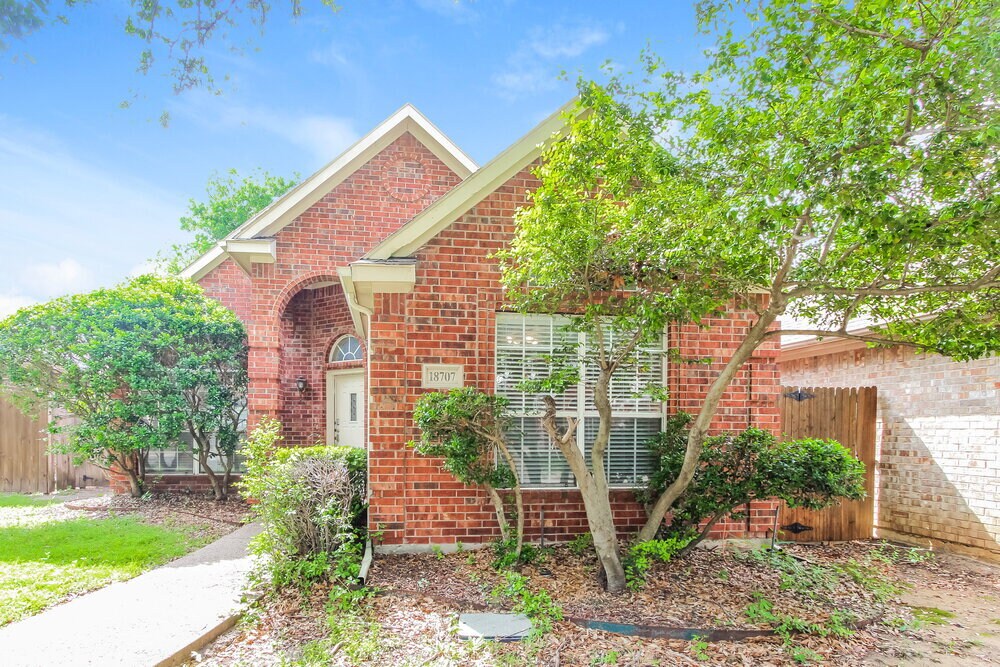 Primary Photo - 18707 Riverstone Ct