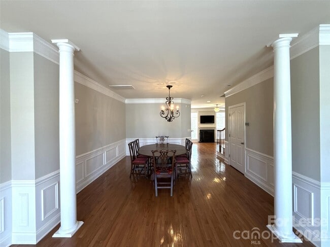 Foto del edificio - 2613 Huntman Way