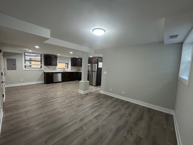 Foto del edificio - 1143 Maple Ave