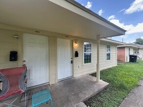 Building Photo - 4905 Kashmere St