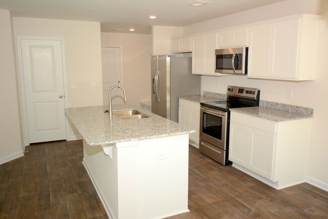 Building Photo - 158 Beckett
