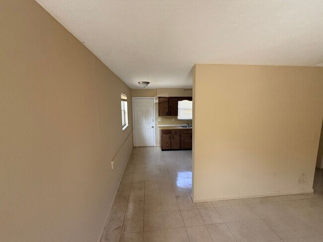 Building Photo - 5743 Elm St
