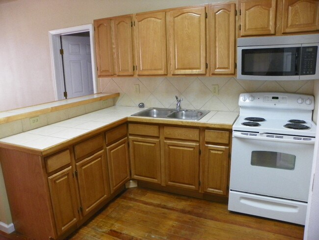 Building Photo - 2023 Cincinnati Ave