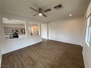 Building Photo - 6768 Wormwood Ln