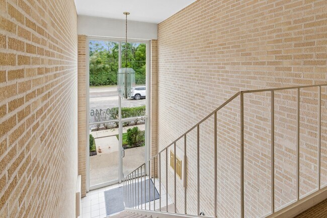 Foto del edificio - 140 Green Bay Rd