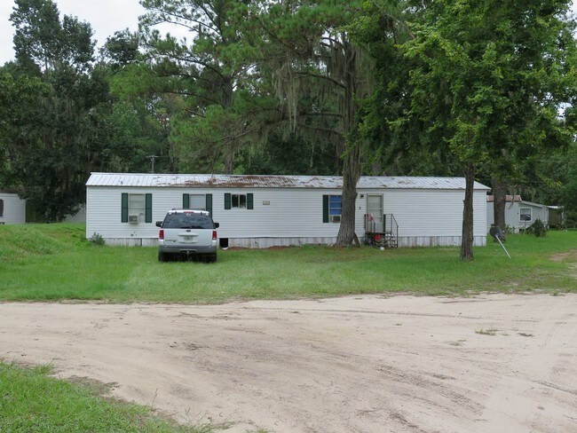 TELÉFONO MÓVIL DE LA CASA - 2800 County Road 13A S