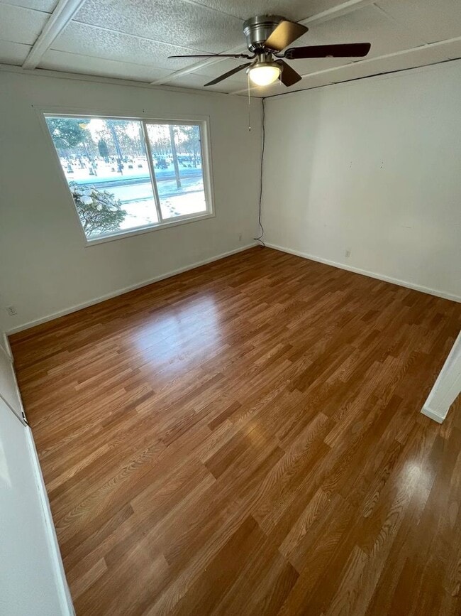 Foto del edificio - 2402 E 6th St