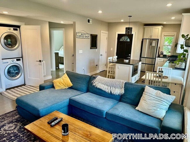 Building Photo - 17-19 Highland St.