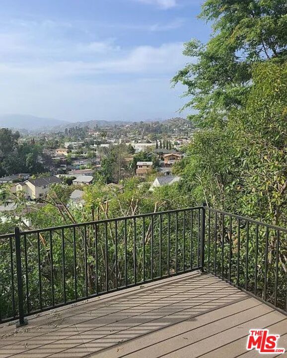 Foto del edificio - 5105 Irvington Terrace