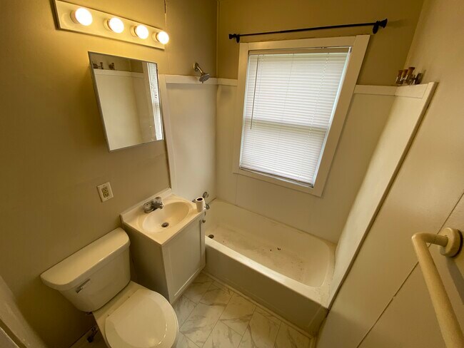 Foto del edificio - 1005 S Edison Ave