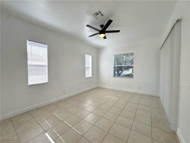 Foto del edificio - 2244 SW 27th Terrace