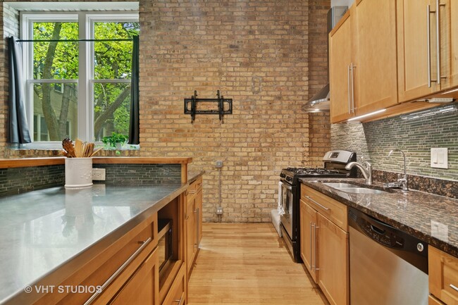 Foto del edificio - 2510 N Wayne Ave