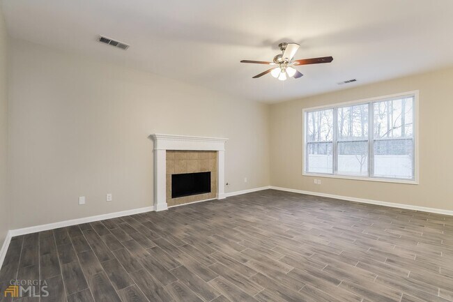 Building Photo - 123 Mcgregor Ln
